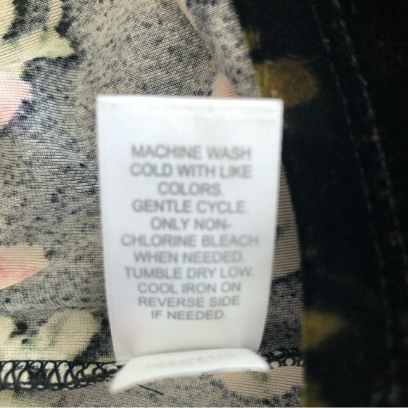 J. Jill Floral Velvet Long Sleeve Stretch Top - Picture 8 of 11